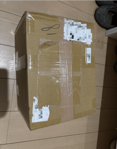 收到了期待已久的磁带，这是第一箱磁带，看着满满一箱真是满足。挖煤姬包装的非常好，分成了几个小包，没有损坏，非常满意