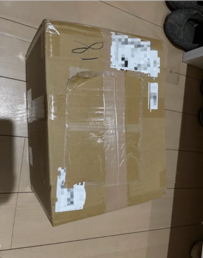 收到了期待已久的磁带，这是第一箱磁带，看着满满一箱真是满足。挖煤姬包装的非常好，分成了几个小包，没有损坏，非常满意