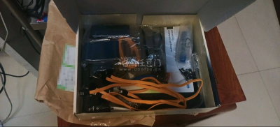 箱说状态完美大部分配件包均未开封使用还附送了一大堆额外的sata线，美中不足就是插槽引脚有维修痕迹推测是断了三根针修补过能正常使用，小小的翻车了