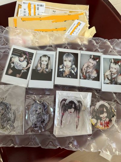 包裹包装的非常严实，里边的东西不会被损坏下单，也非常方便，快递也很快，里边有很多好价的商品非常好的软件