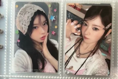 1. 找日本代购收的绝版小卡，等了三周终于到手。包装里塞了防震泡沫，小卡边角完好、印刷清晰，和卖家发的实拍图完全没差，太开心了！