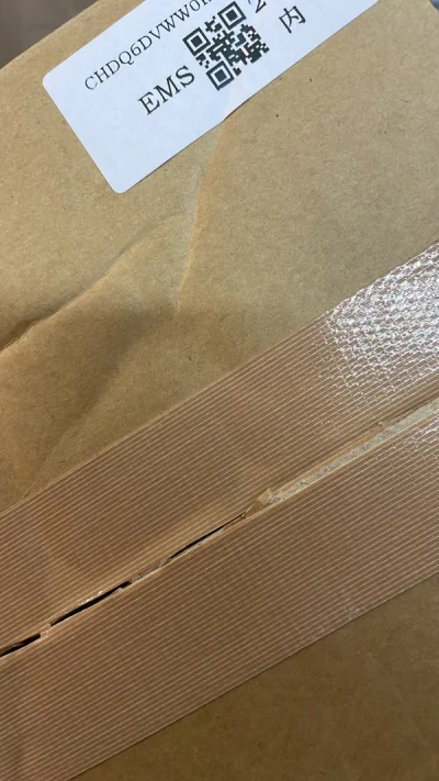 切了两张vanner拍立得，下单迅速！商家发货迅速！邮费自理，可以自己决定购买费用！非常好！ems快递速度超级快！发货几天之后就收到啦！还会再购买哒！