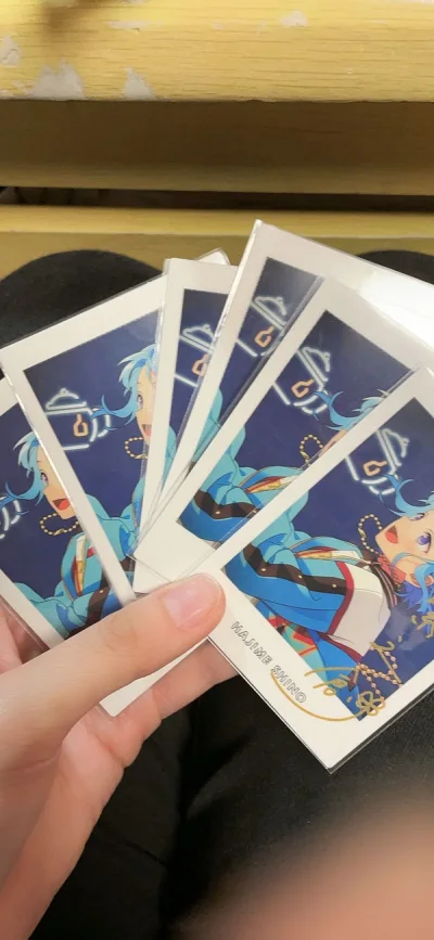 这次走的是ems，挖超级多的通贩圆、日七吧唧和拍立得，都是超级大好价！ems超级快，虽然被要求申报了，但是还是发货后六天到家！堪比国内的快递速度了！挖煤姬秒切真的太好了，不回发生好价飞飞的情况！还会继续在挖煤姬挖煤的！