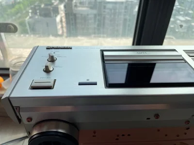 这次的卡座本来不太想买了，因为买了好几个卡座都摔出问题，奈何看到成色和价格确实忍不住，心动了，所以买了回来，这次一点都不后悔买它，回来完全没事，成色很好，很喜欢，弄了下之后能完美播放和录音，成就感爆好，确实太喜欢了，而且还有惊喜，哈哈，下次继续