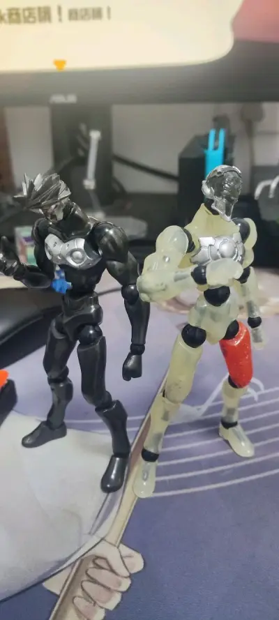 虽然贵了些 但是为了全收集和原创的三个头像只能买买买了 挖煤姬包装一如既往的好 竹蜻蜓也很快 已经是忠实用户了！