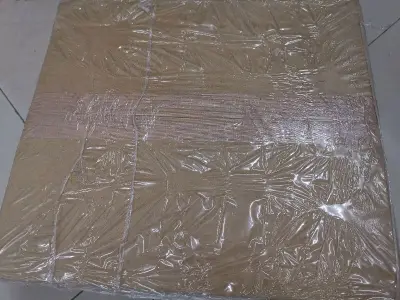 ems稳定发货一周到手使我的心情也很稳定哈哈！有一单是卖家使用邮票寄的，撕下来收藏了，属于是额外的收获～