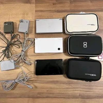 淘了三台机器，分别是ndsi，ndsl和3ds，到手后检查体验了一番，成色挺不错的，按键功能也都完好，屏幕也带有贴膜，没啥划痕，三台机器还带有三个收纳包，也很好，总体感觉都挺不错的