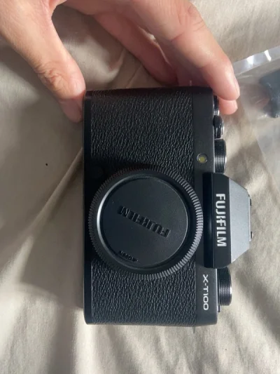 这台相机尽管外观有点差，但胜在价格低，日常使用完全没有问题，应付普通生活够用了，配个镜头接下来用它出门旅游吧