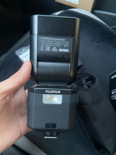 富士原厂闪光灯，有一说一手感质量真的太棒了，蹲到了一个比较低的价格，果断入手，物流很快五六天，收到后非常满意，用起来