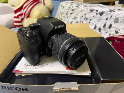 又买了一套相机，东西都挺新的，日本卖家大部分还都是靠谱的，描述真实，包装到位，就是国内交完关税以后快递有点难，如果能改善一下体验会更好。