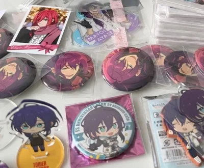 又收到一箱挖煤姬代购的周边，非常快速地到达了，包装依然很好很安心，购买的物品和图片一致，状态不错，很满意。一直会继续使用挖煤姬买谷子的，很方便也很快速，省心！