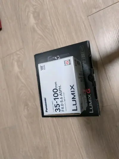 松下gx7在前代gx1的基础上做了大幅度的升级，加入了取景器，翻转屏，WIFI等现代化的功能，握持感也非常好