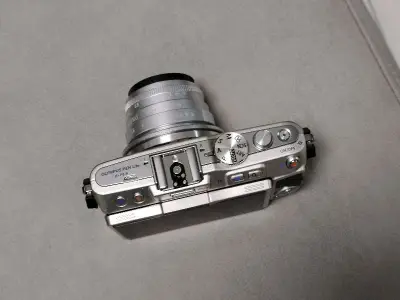 作为奥林巴斯第一次用上索尼传感器的机型，epl5的画质进行了大幅度的升级，直出色彩也更加好看，很好用的一款相机