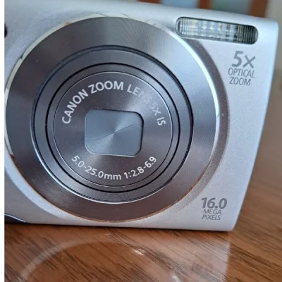 各位兄弟姐妹真的是大捡漏了，花了63块钱买到了一个佳能。卖家说是垃圾，估计是他懒，没有给他充电确认动作，不知道情况就直接当垃圾卖了。我拿回来后，将用电池放入去，真的完好无损，真完全像新品一样，屏幕也没有老化，镜头更没有灰尘。感恩