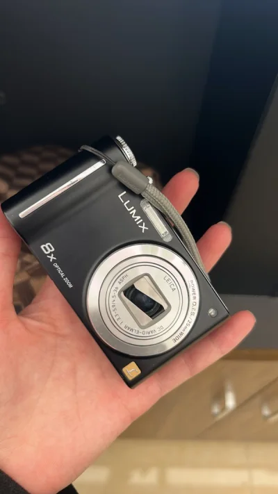 这是我的第二单挖煤姬买的东西啦，走得一M S洗空运不到七天，快递就到了还是很坏的，但是由于我个人问题没看清楚商品介绍买了一个坏的CCD枯死300块钱没有了，还有一单CCD还在海上，不知道还要等多久