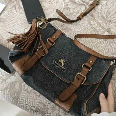 这只是我最近淘到的最喜欢的一只了，成色也好，不过最近接连被海关税，哭泣，还有一只还在申报中，希望下次运气好点