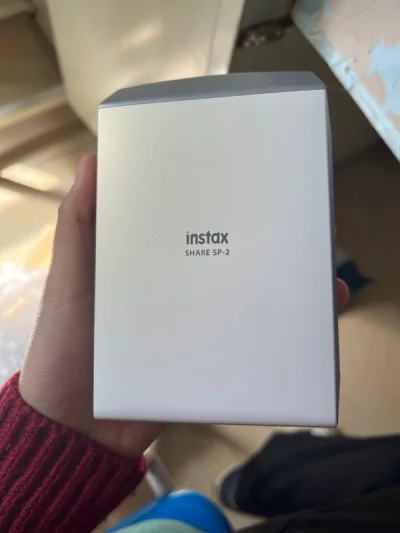 这次走的海运 大概一个月左右 收到的时间大概是37天左右 买了一台打印机sp2 还有一台wide拍立得 以及五盒停产的黑白相纸 包装很好 比国内也要便宜