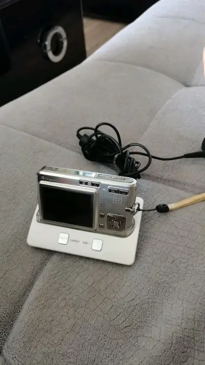 这次有一点小小的不愉快，有个卖家隐瞒了瑕疵，还好给我自己修好了！！锻炼了我的动手能力，平台是不错的，海关也很好，过了税点也没有税我。