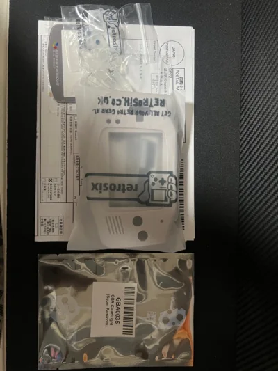 哎呦呦，等待了一个月每天都进来看看入关内，本来想给透明壳用，没想到居然给了原装壳。这下选择困难症都犯了，白色外壳是真的好看。灯光组件焊接说明书没有，需要自己研究下，希望有懂得大神给指教下。谢谢