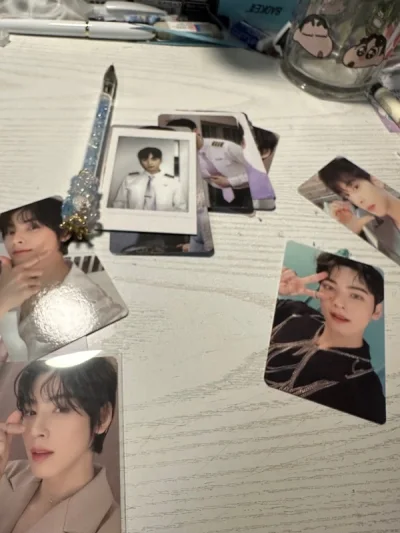 非常非常的满意，没想到包装的都很仔细，收到打开后基本没有损伤到小卡，如果能更提高合单速度就好了，很满意的一次购物，挖煤姬值得信赖