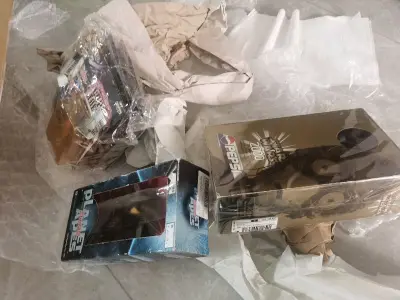 五一假期前的最后一单了，又到了最喜欢的中古玩具开箱环节，收到了恶魔人，，人猿星球，星球大战的一些好物