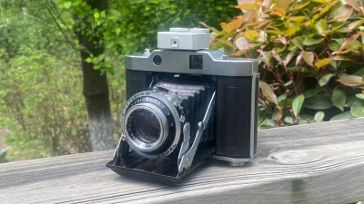 发货快，商品好，购物体验非常好、卖家发货很快大概2天就到仓库了相机符合卖家描述，基本没啥瑕疵，成色很好 过海关的时候畅通无阻，没有被税，很快就到我手上了。根本就不像网上说的那么困难。所有费用加起来都比在国内购买便宜很多！