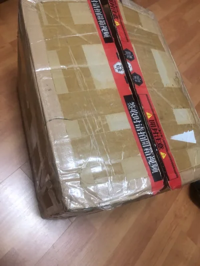       这次是买了一些书，以为都很厚很重所以合单发海运了。这次很顺利，从日本发货到我收到收只用了28天。过关也是直接放行了。感觉最近挖煤姬的包装水平更好了，在没有加固的情况下也垫了很多泡泡袋，包的很稳妥，值得表扬。