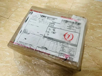 在四月底收到了快递，ems超级速度，从发货到我收到，一共用了五天左右的时间，包括中间清关，简直太棒了！最近的快乐就是这个了！！！