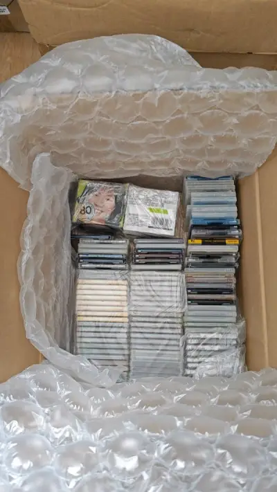 买的中古md碟片，里面还有二十几张是新碟没开封，中古碟橙色挺好的，里面还有xa，试了几张读碟都不错，重新刻录也成功，没有翻车