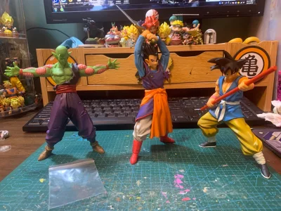 龙珠DX组立系列四款 gt悟空金箍棒断了 比克断了个须子 界王神装悟饭还好 这几个都不是主要的无伤大雅 四只合计100块真的是很实惠 盒装的超赛特南克斯也是全新的很不错