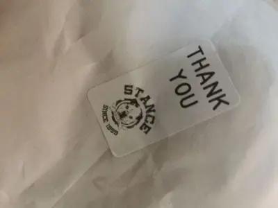 邮政迷之操作，同一期间段，三箱快递。现在这个第三个箱子到了，第一个合单通过的还在中转?当然这次发货包装也超级好，现在煤炉还可以显示之前挖煤姬里买过的人。非常好。