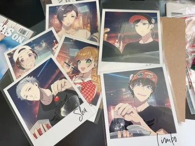 挖煤姬第1⃣️单！吃了很多纸片哈哈哈哈
yhm真的很喜欢用信封??羡慕一下日本邮政不暴力
吃的都是纸片所以选择了重重捆包材服务
其实纸片的收纳方式非常好（感觉只要一层泡泡纸就够了）但习惯上还是选择了加厚包装
纸片们四角尖尖 很开心秒切到了好价梦情?给各位吃谷人递好价...