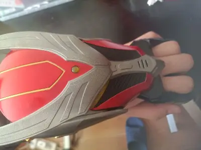 又一次到货啦。dx无限魂。dx胜哄极钥匙。
但是最令我心动的还是dx龙召机。心心念念终于淘到盒说全的了，竹蜻蜓yyds。
虽然是2002年的老物。但是成色非常棒，当年的万代还是良心的 这音效这手感 这涂装。
就是前面的握把我只能放下三根手指，可能是我太胖了吧<...