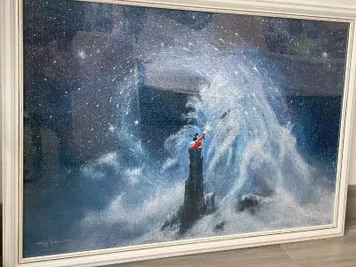 蹲了很久，终于买到了成品图，寄回来一个大箱子，里面塞满大大小小的气泡膜，最后看到那个框有点老，立马帮他换了个新框，真的好好看！