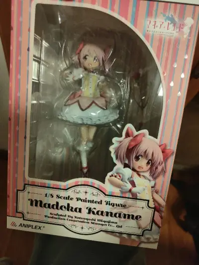 叔叔家的环彩羽还在卖小圆没货了 麻 蹲了件算邮费刚好800的小圆 还是未拆 很值了 国内二手平台要么没人出要么超过这价很多了