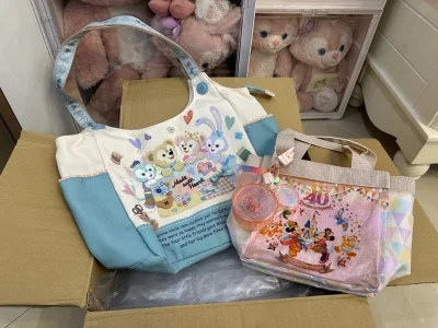 第一次海淘挖煤，有点紧张的
逛了好久，终于蹲到自己想要的托特包
激情下单了，下单到入库到合单到发货到最后到手
一路都很顺利，而且时间也很快，中间也没有什么差错
收到后很惊喜，每一件物品都包装的很好
而且到手后的实物和图片详情页基本都描述一致
很开心的完成了第一次的挖...