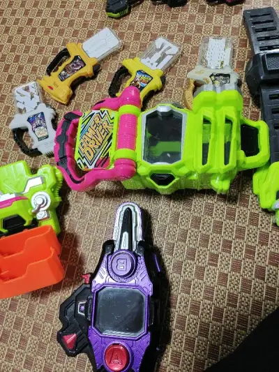 打开箱子发现缺了个东西，不算贵重，可能是竹蜻蜓拆包检查后遗漏了，选择拆包检查的还是要谨慎，日本二手信誉方面还是有保障的，当然挖煤姬软件还是值得推荐