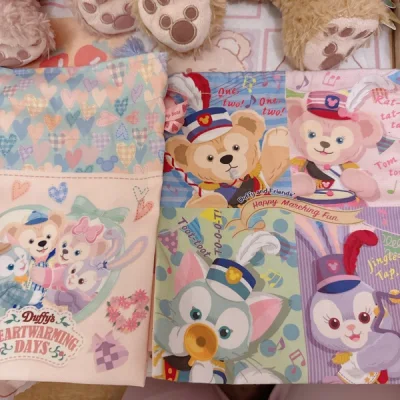 拍卖开箱真的就是开盲盒！特别是一大堆，卖家的图拍得又不是那么仔细，有状态好状态差一点的，总而言之来说还是都非常可爱！东迪的收纳袋我真的特别喜欢！