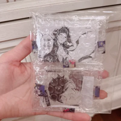 真的很喜欢拆小卡吧唧！花妹的包装真的特别棒！收到每个周边都特别完整，几乎都会用纸板打包的特别好，海淘真的很快乐！感谢挖煤姬！