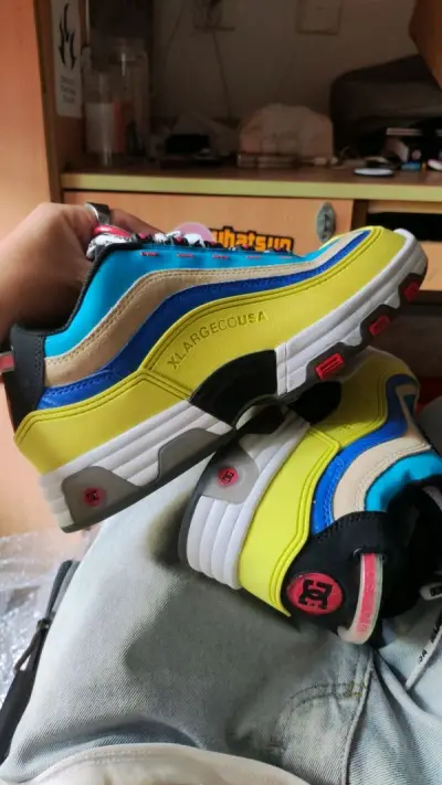 购物愉快，非常好的一次体验，就是物流可以再快点，效率跟上，这样才能快点收到鞋子，海关也要效率高点，鞋子很好