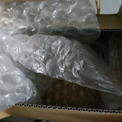 感谢挖煤姬~挖煤姬的包装还是一如既往的令人安心！！
商品都完好到达国内了~虽然有cd壳子有痕，但是我觉得应该是垃圾屋的通病（运气不太好）ww……花几块钱换个壳子就好了~