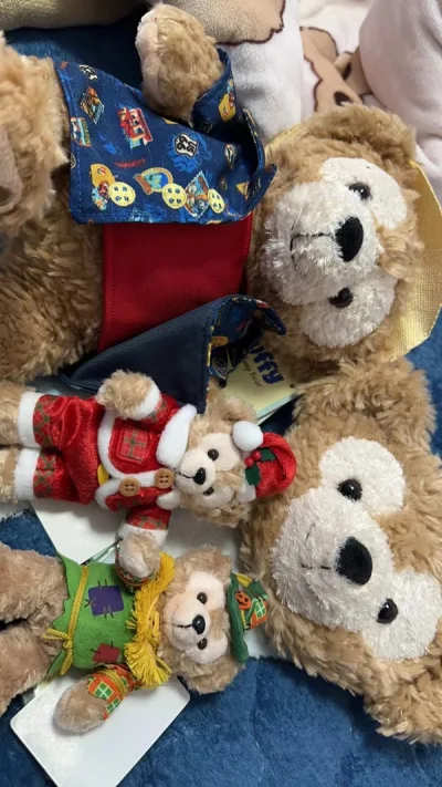 2014春日玫玫好喜欢 蹲了好久了 终于买到合适价格的啦 还有手偶也特别喜欢 奶奶的 一车的手偶都非常可爱