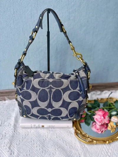 第n次在这里海淘中古包啦~真的非常方便！不用自己去找转运公司啥的，平台帮你合单发货一条龙服务真的太棒了！