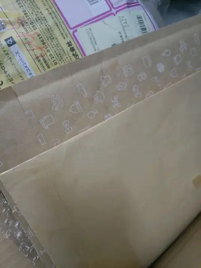 第三单竹蜻蜓啦！依旧是只用了一周多的时间就审核完成，没有选择加固但是很贴心的多塞了泡泡纸加固缝隙，东西少的话竹蜻蜓是很不错的选择！