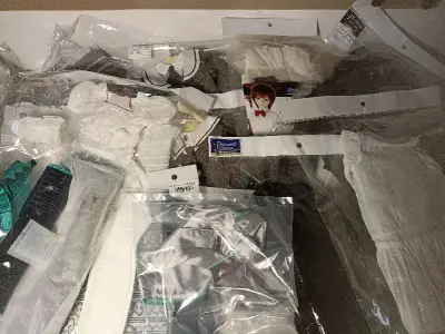 衣都非常的好，而且都很划算。卖家也很好，包装的很细致，邮费也很划算，特别适合单的时候减了很很多泡沫！就是被税了呜呜呜