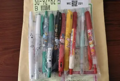 很棒的一次购物体验，东西很完美，物流也很快，第一次使用ems，没有被税，买到了自己喜欢的笔，很美丽，包装很好!