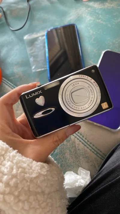 很喜欢买ccd我觉得ccd拍照很好看很喜欢在挖煤姬买东西有一种开盲盒的感觉所以很喜欢在挖煤买，现在走海运我觉得很方便很喜欢在挖煤姬买买买很喜欢挖煤姬