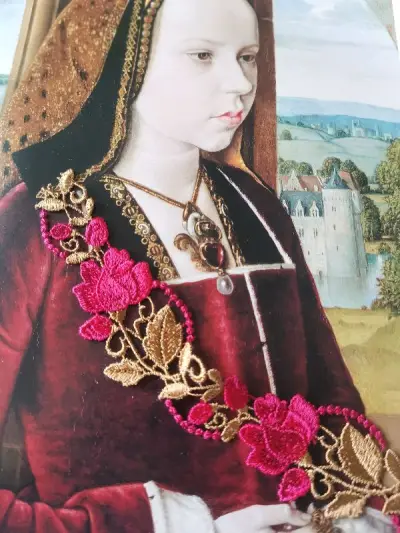 虽然买的时候汇率有点高但是真的超级值！买到里面瑕疵品比较少，而且保存度非常好很感动！而且最近海运速度很快！同时感叹煤炉姬的包装真的好结实！