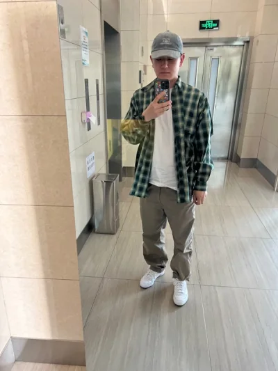 第一次买daiwa的东西，质量面料版型设计都非常棒，挖煤姬也一直用，买到自己喜欢的东西，很开心，会继续用挖煤姬，祝挖煤姬越做越好越做越大。