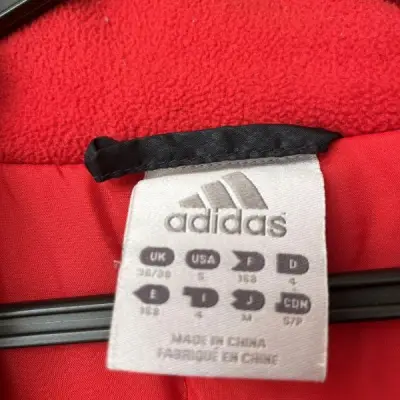 今天才收到包裹，里面有我预订的长款棉衣，现在南方的小城已经二十多度了，看来棉衣只能明年再穿了，挖煤姬打包得严实，衣服完好无损伤，放心。